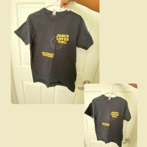 Jesus loves you T-shirt
